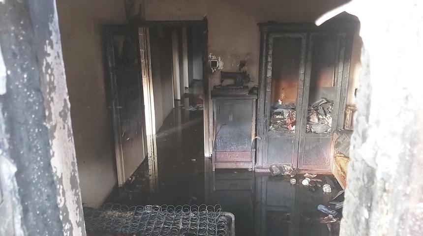 Ankara'da korkutan yangın! Evde bulunan anne ve 3 çocuğu yaralandı