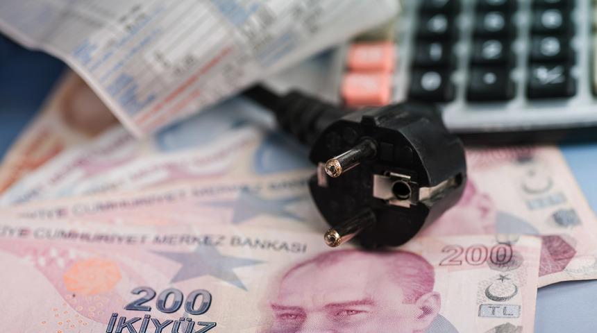 İlk faturalar gelince... Elektrikte yeni dönemden en çok onlar etkilendi! 'Daha ucuz almak için' diyerek açıkladı