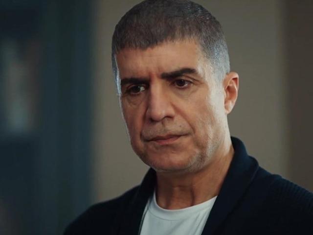 &Uuml;nl&uuml; ismin gurur g&uuml;n&uuml;! Oğlu Kuzey mezun oldu  