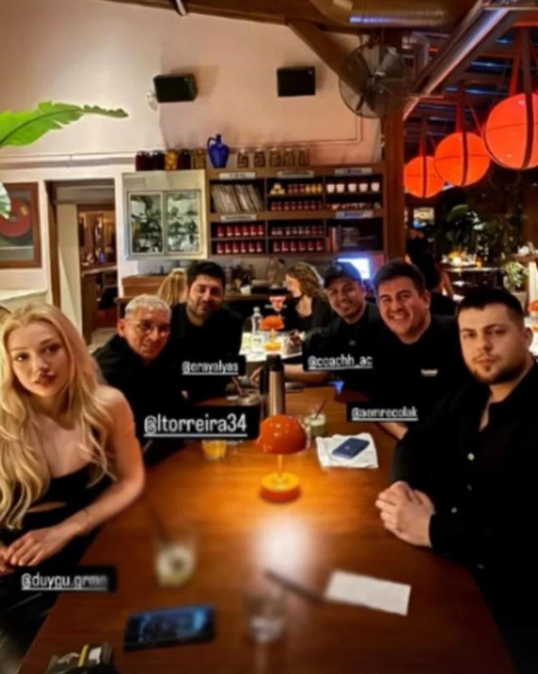 Devrim Özkan ile büyük aşk yaşamıştı! Lucas Torreira gönlünü fenomen Duygu German a mı kaptırdı? O fotoğraf ortalığı karıştırdı 4