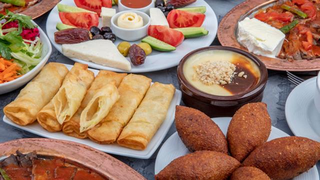 Fiyatları gören evinde iftar yapıyor! Bu Ramazanı da boş geçmediler