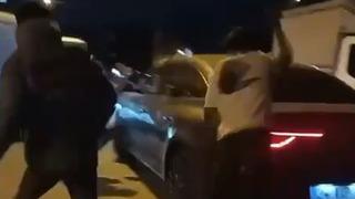 Uyuşturucu sattığı iddia edilen adama meydan dayağı