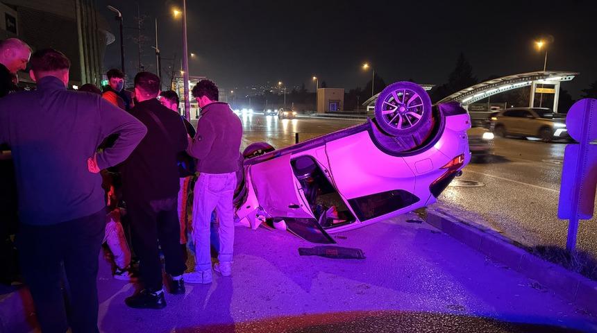 Bursa'da 3 aracın karıştığı zincirleme kaza! 5 kişi yaralandı