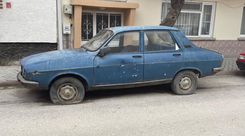 Eskişehir'de gizemli bir otomobil: Sırrı çözülemedi! Görenler hem meraklanıyor hem endişeleniyor