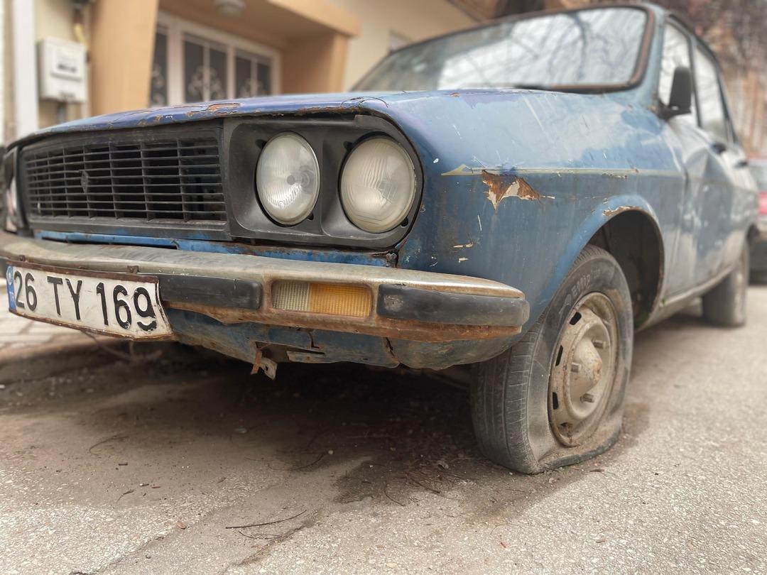 Eskişehir de gizemli bir otomobil: Sırrı çözülemedi! Görenler hem meraklanıyor hem endişeleniyor 1