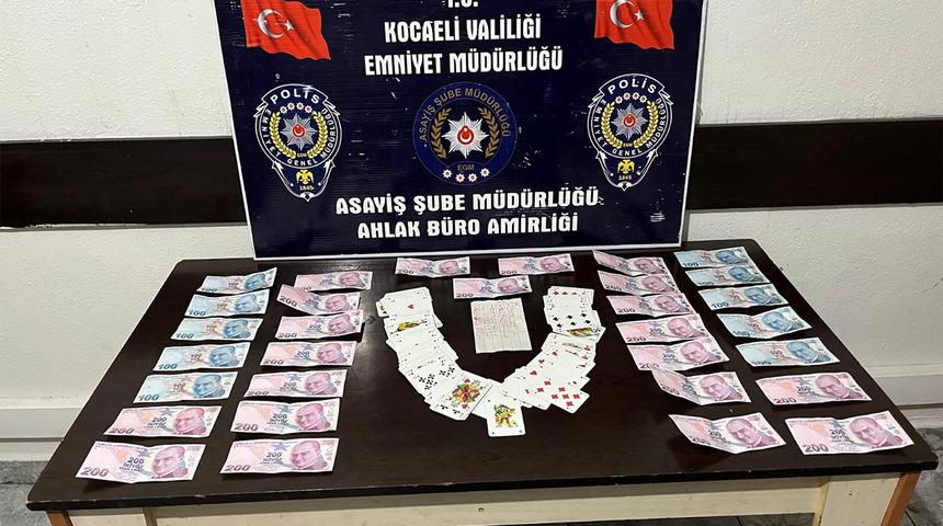 Kocaeli'nde kumar oynayan 5 kişi yakalandı! "kumar oynamak için yer ve imkan sağlamak" suçundan rekor ceza