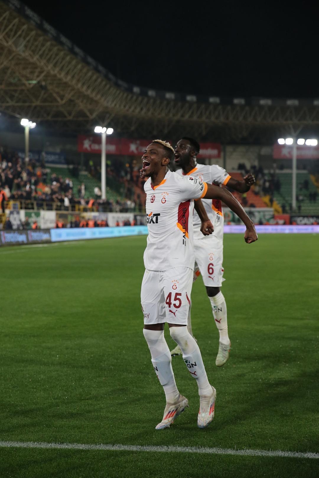 Galatasaray da Osimhen ile yollar ayrılıyor! Dünya devinin transfer teklifini kabul etti 2