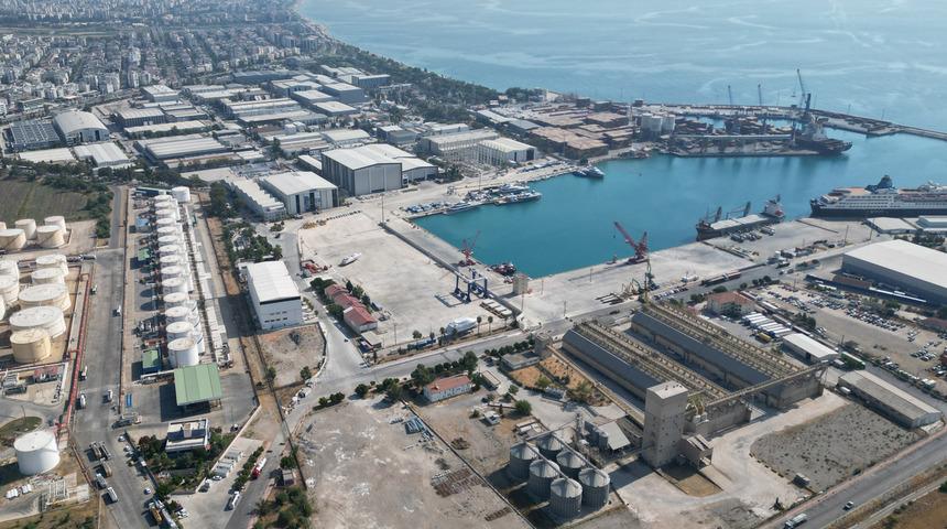 Antalya Serbest Bölgesi ticaret hacmini artırdı