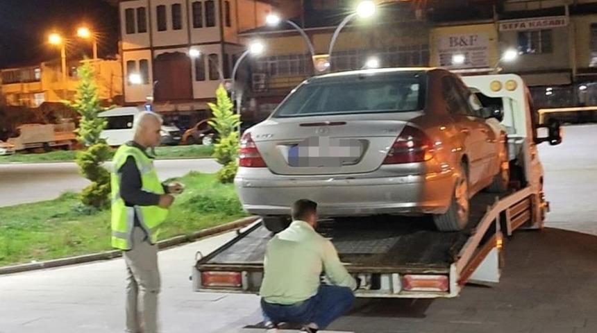  Attığı drift pahalıya patladı! Hem aracından hem ehliyetinden oldu