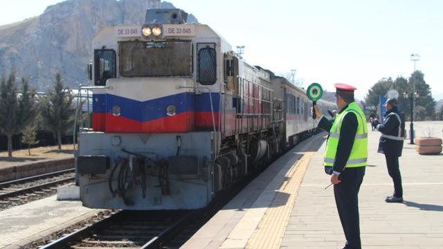 İranlı turistler nevruz için Tahran-Van trenini tercih etti