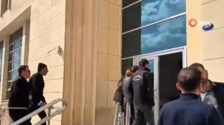 Çeşme Limanı'nda tırın içinden 138 tabanca çıktı