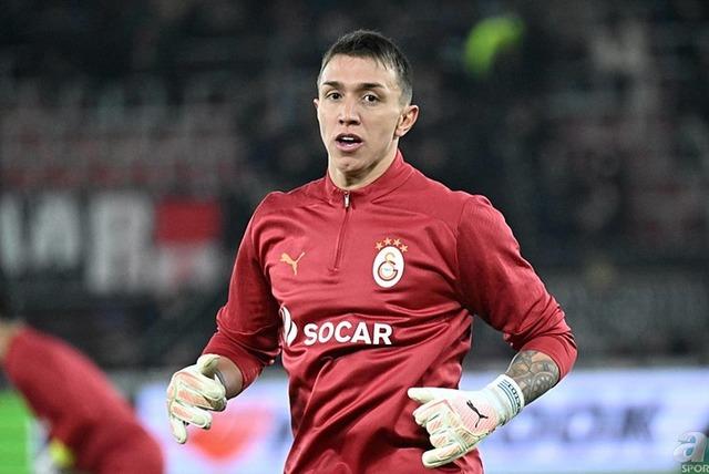 Fernando Muslera'dan flaş sözler! Soyunma odasında konuştu... Yönetime, "Biz primi değil..."