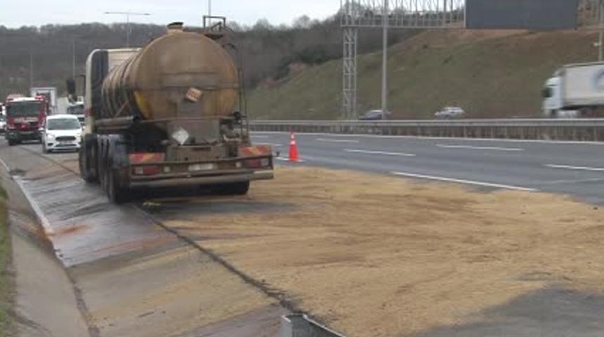 Yer: İstanbul! Tankerden otoyola yayılan kimyasal madde ekipleri harekete geçirdi