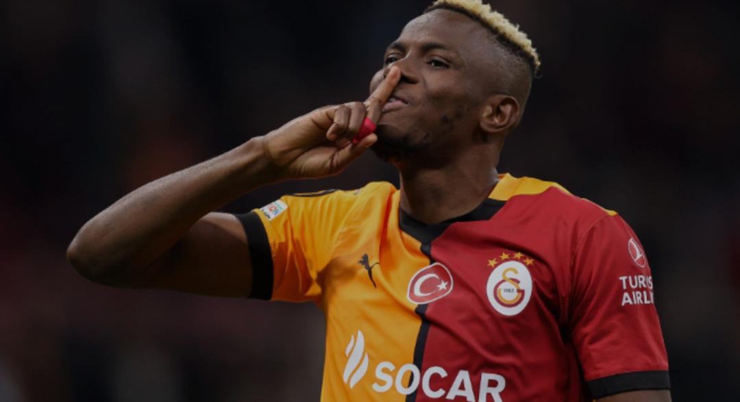 Herkes  bu transfer nasıl gerçekleşti  diyordu! Osimhen katıldığı programda bir bir anlattı... Meğer Okan Buruk ile telefonda görüşmüş! 3