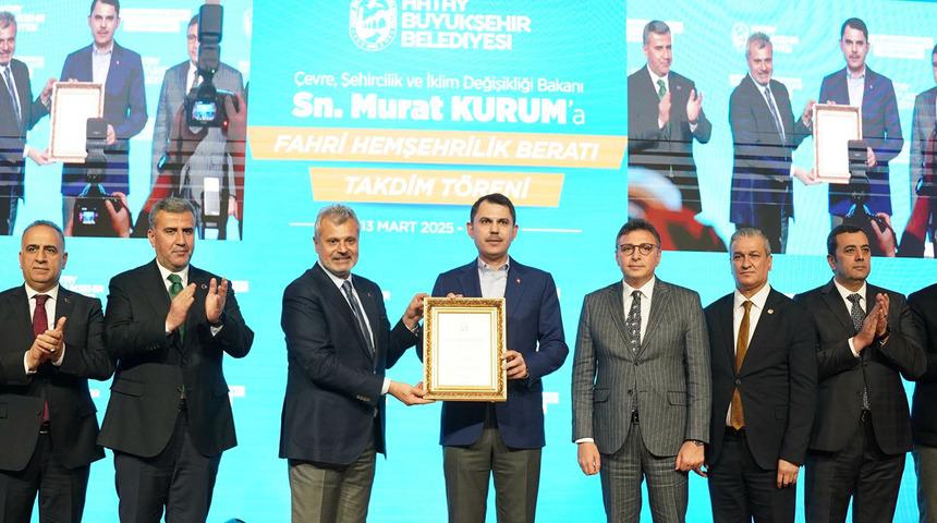 Bakan Kurum'a Hatay'da hemşehrilik beratı verildi