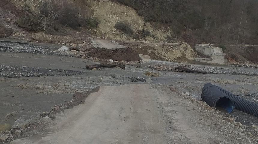 Kastamonu'da heyelan! 4 köy yolu ulaşıma kapandı
