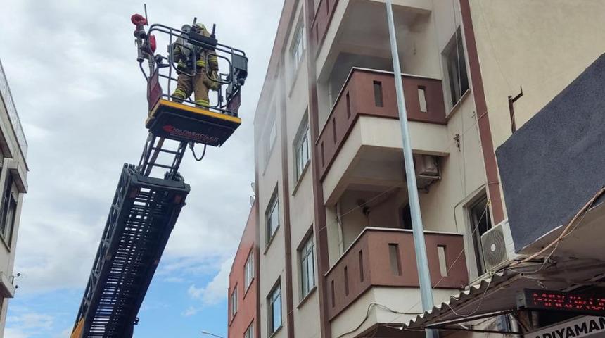 Balıkesir'de evinde çıkan yangında dumandan etkilenen kişi tedavi altına alındı!