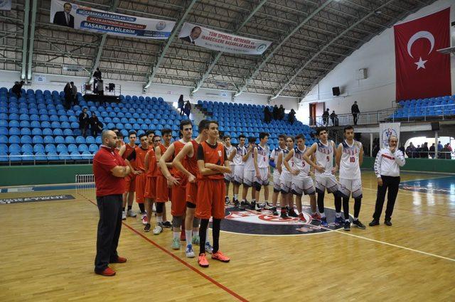 Okul sporları basketbol genç kız-erkek il birinciliği sona erdi