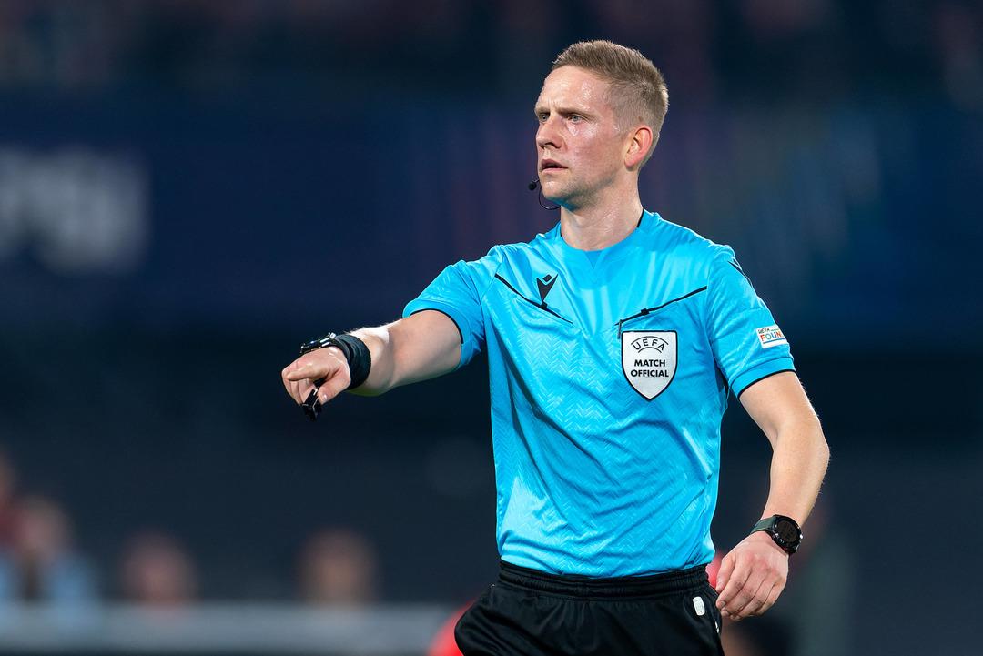 Fenerbahçe maçının hakemi Türk yorumcuları da çıldırttı! "İkinci Ivan bebek vakası, rezil bir hakem vardı" 1