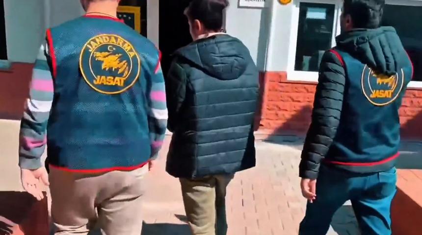 308 suç kaydı ve 108 yıl hapisle aranıyordu! Sonunda yakalandı