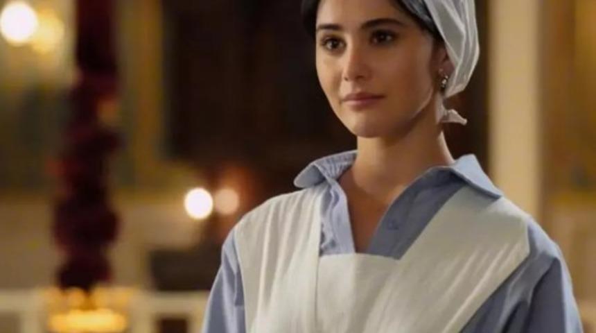 Şakir Paşa Ailesi'nin Sümbül'ü Helin Kandemir ödül törenine damga vurdu! Tarzıyla tam not aldı 