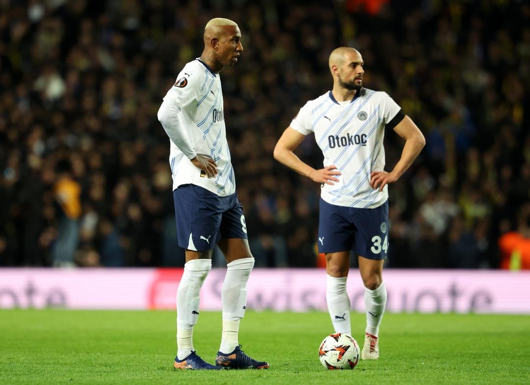 Fenerbahçe maçının hakemi Türk yorumcuları da çıldırttı! "İkinci Ivan bebek vakası, rezil bir hakem vardı" 3