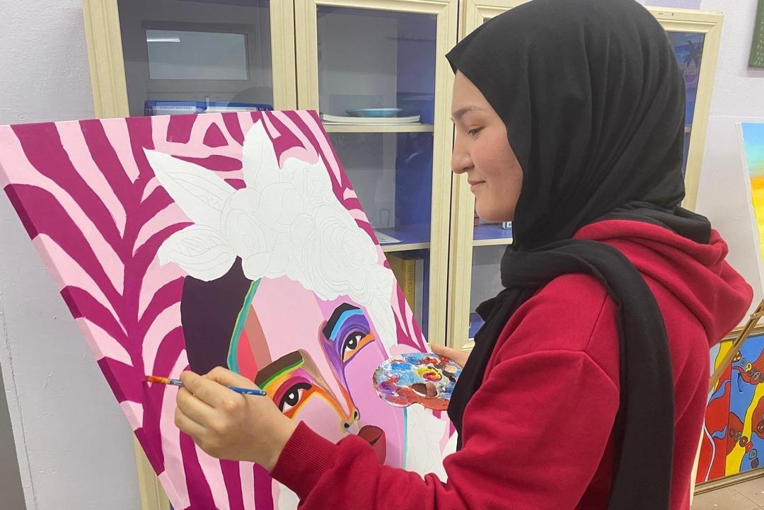 Sessiz dünyalara sanat dokunuşu… İşitme engelli öğrencilerin başarısı:  "Sınırsız hayal güçlerini yansıtıyorlar"  1