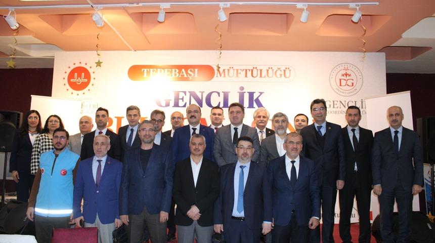 Suça sürüklenen çocuklar ve aileleri iftar programına katıldı