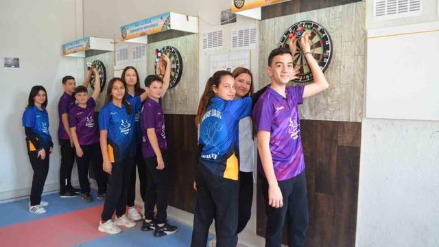 Tavaslı öğrenciler, dartta 2 kez üst üste şampiyon oldu