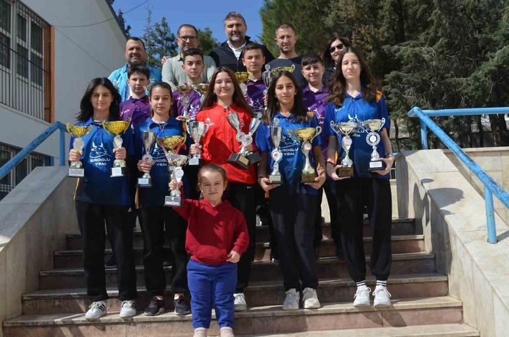 Tavaslı öğrenciler, dartta 2 kez üst üste şampiyon oldu G2