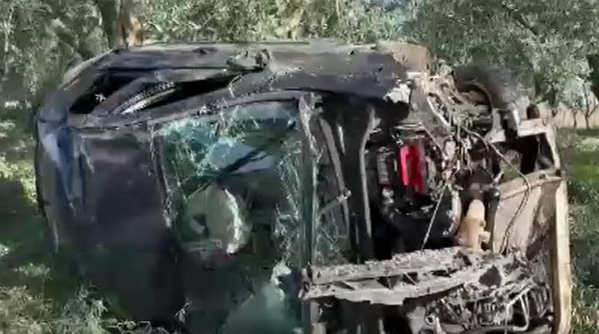 Zeytinliğe uçan otomobilin sürücüsü yara almadan kurtuldu!