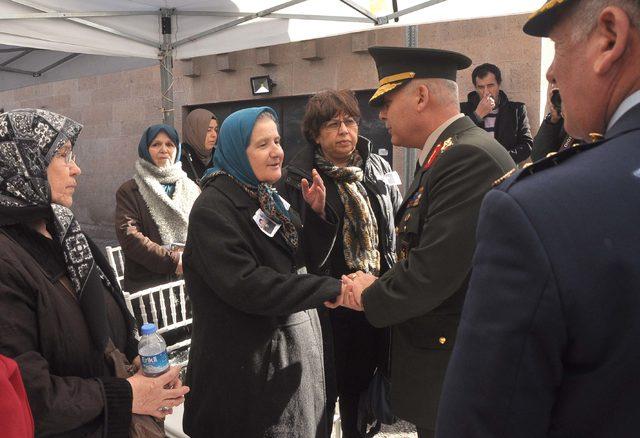 Oğlunu toprağa veren şehit annesi: Vazifesini yaptı, mutluyum