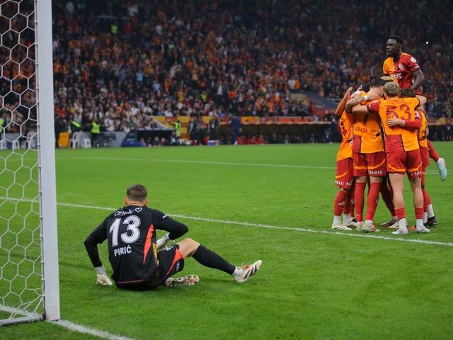 Cimbom'dan Beşiktaş derbisi öncesi hata yok! Galatasaray'da Osimhen hat-trick yaptı, Sarı-Kırmızılılar Antalyaspor'u 4-0 mağlup etti