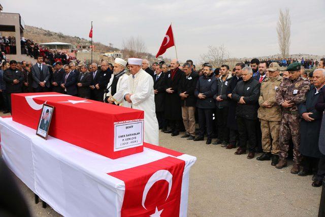 Afrin şehidi Enes Sarıaslan'ı 10 bin kişi uğurladı