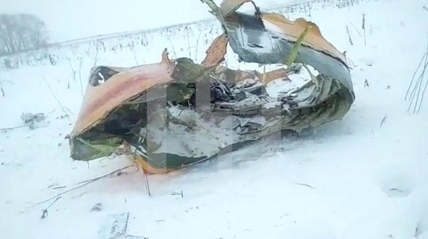 Son dakika! Moskova'da Rus yolcu uçağı düştü