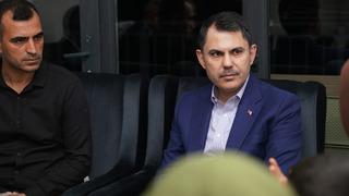 Hatay'da konut teslimleri devam ediyor! Bakan Kurum evini teslim alan aileye misafir oldu...