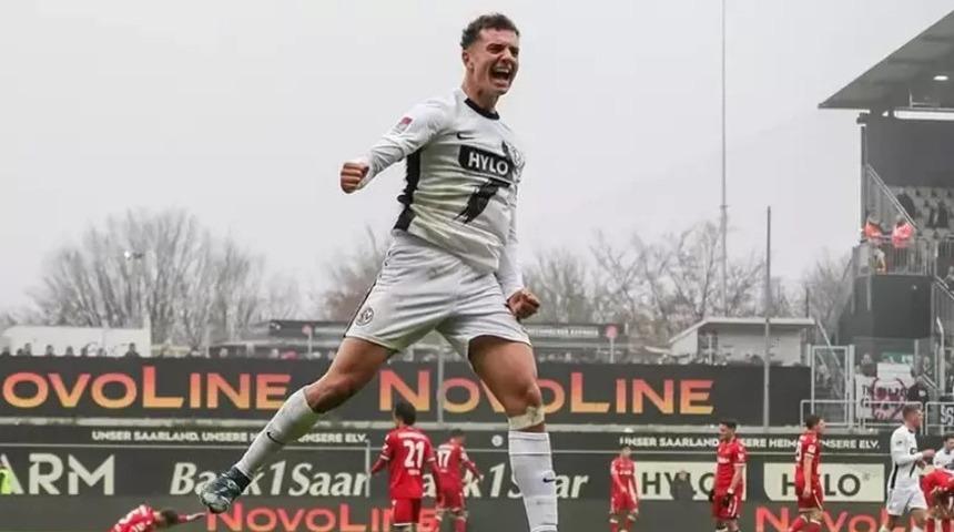 Cenk Tosun gidiyor yerine o geliyor! Fenerbahçe'ye 22'lik golcü