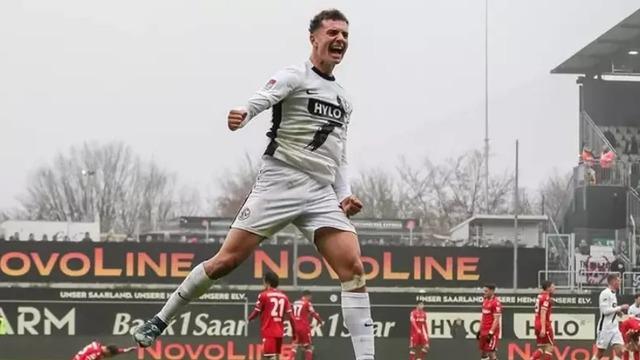 Cenk Tosun gidiyor yerine o geliyor! Fenerbahçe'ye 22'lik golcü