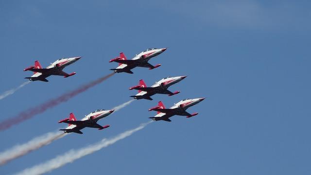 Türk Yıldızları Çanakkale semalarında nefesleri kesti