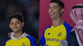 Cristiono Ronaldo JR, Icardi ile özdeşleşen 'Aşkın Olayım' şarkısı ile paylaşım yaptı, yer yerinden oynadı!