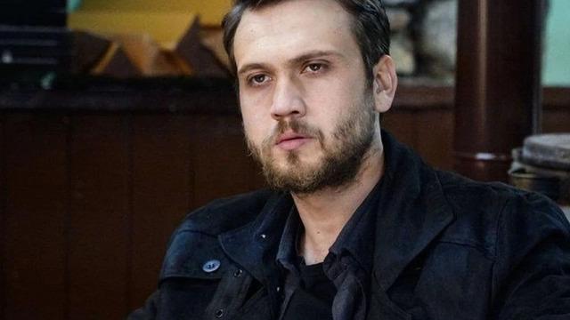 Ayağı kırılan Aras Bulut İynemli ameliyat oldu! İşte ilk kare... 