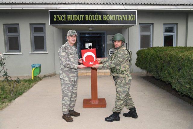 Orgeneral Akar: Şehitlerimizin ve gazilerimizin tek bir damla kanı yerde bırakılmayacak 