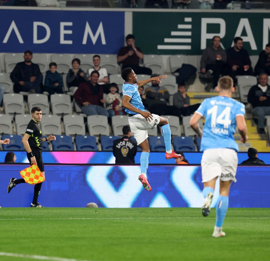 612758_BASAKSEHIR---TRABZONSPOR.-FOTOGRAF-SERK