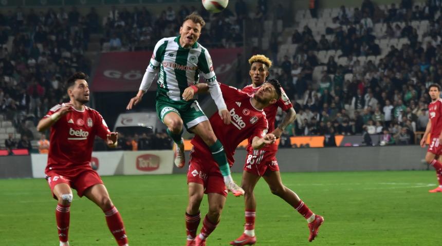SON DAKİKA: Beşiktaş, 9 kişi kalan rakibi Konyaspor'a 1-0 mağlup oldu!