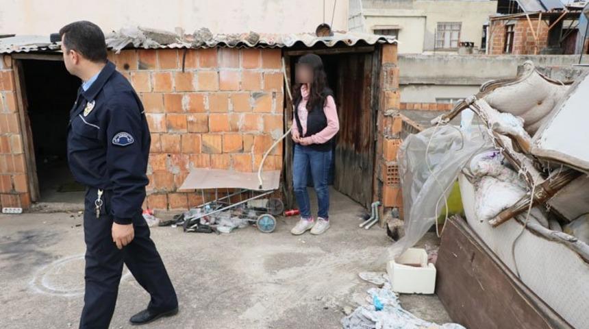 Çatıdaki odadan gelen çığlık sesleri polisi alarma geçirdi