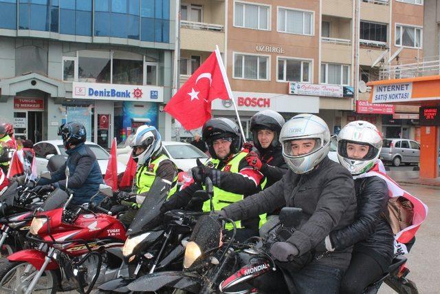 Saraylı Motosikletçiler Afrin şehitlerini andı