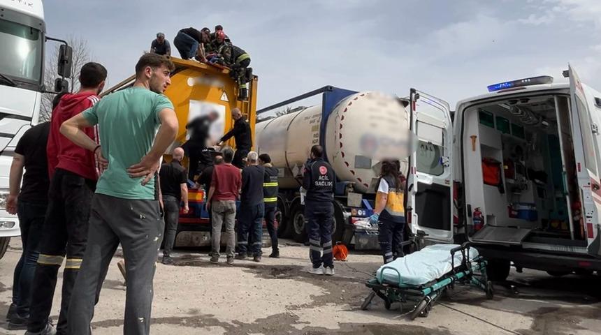 Temizlik yapmak için üzerine çıktığı tankerin içine düştü! Yardımına itfaiye ekipleri yetişti