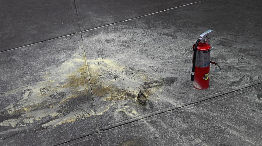 Times Meydanı'nda kan donduran olay! 49 yaşındaki adam meydanın ortasında ateşe verildi, polis alarma geçti