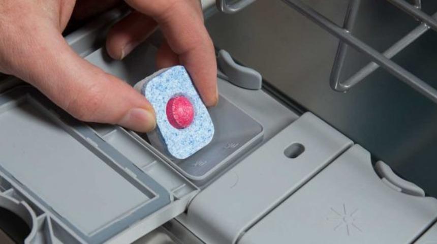 T&uuml;l perdelerinizi bulaşık makinesi tabletiyle yıkayın! 