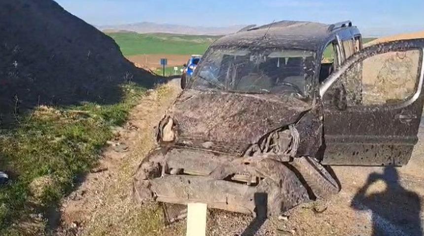 Diyarbakır'da kamyonet takla attı! 2 kişi hafif yaralandı